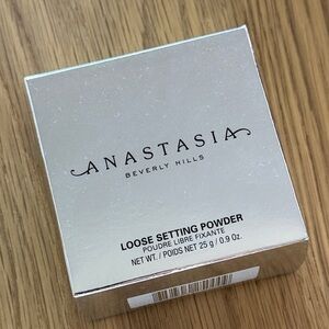 Anastasia Beverly Hills Silver Loose Setting Powder - translucent